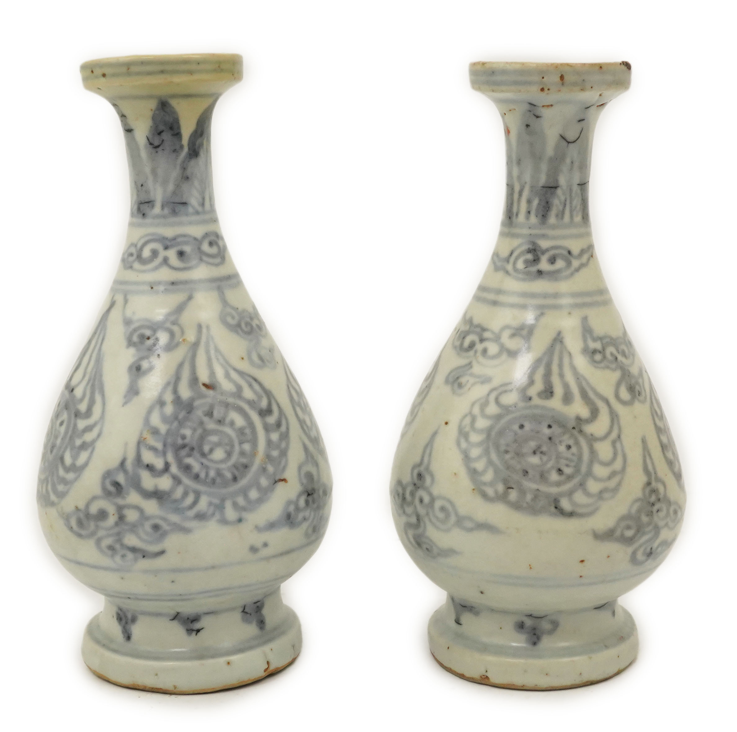 A pair of Chinese blue and white pear-shaped shipwreck vases, Ming dynasty, 15th century